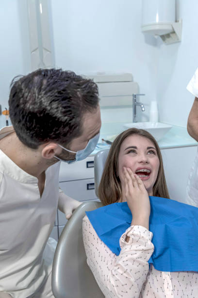 Best Emergency Denture Repair in Lochmoor Waterway Estates, FL