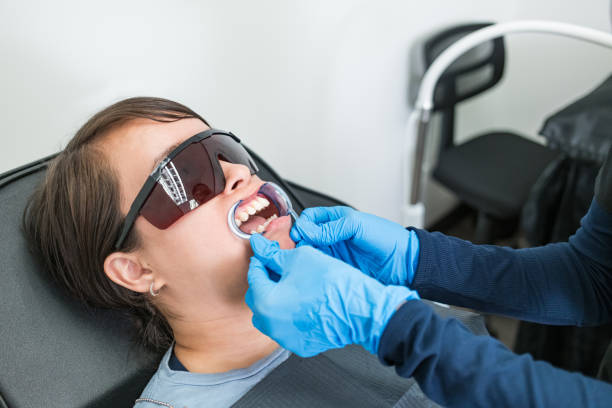 Best Weekend Emergency Dentist in Lochmoor Waterway Estates, FL